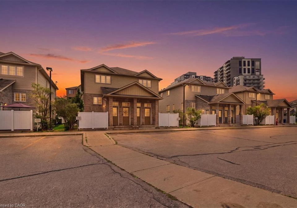 240-westmeadow-drive-kitchener-ontario-40853710