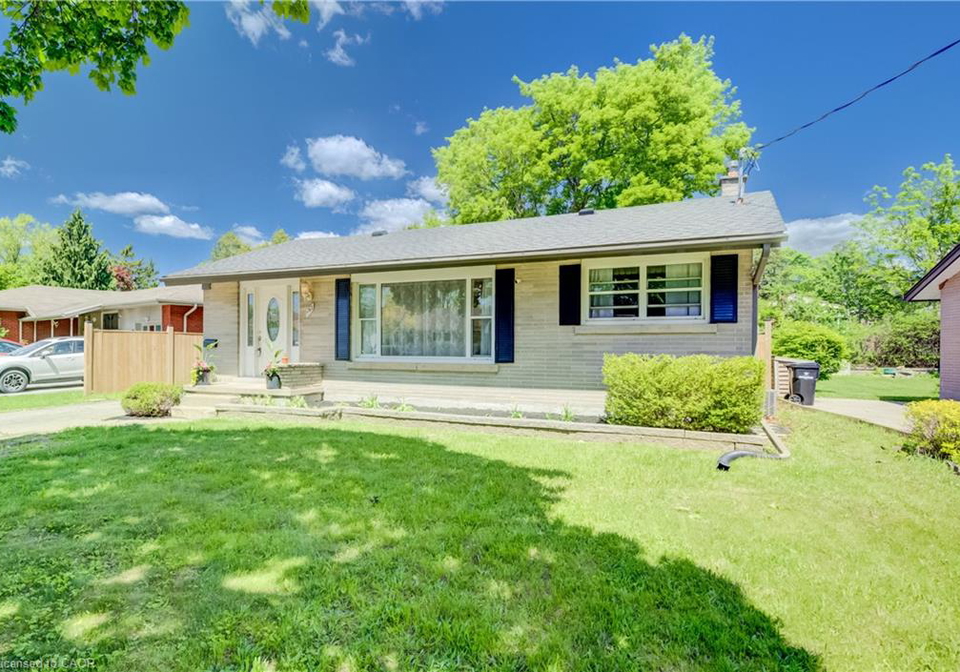 152-clark-avenue-kitchener-ontario-40853716
