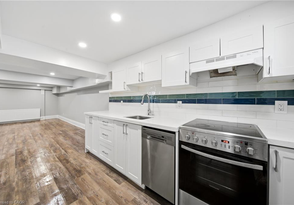 1-kingswood-road-toronto-ontario-40853740