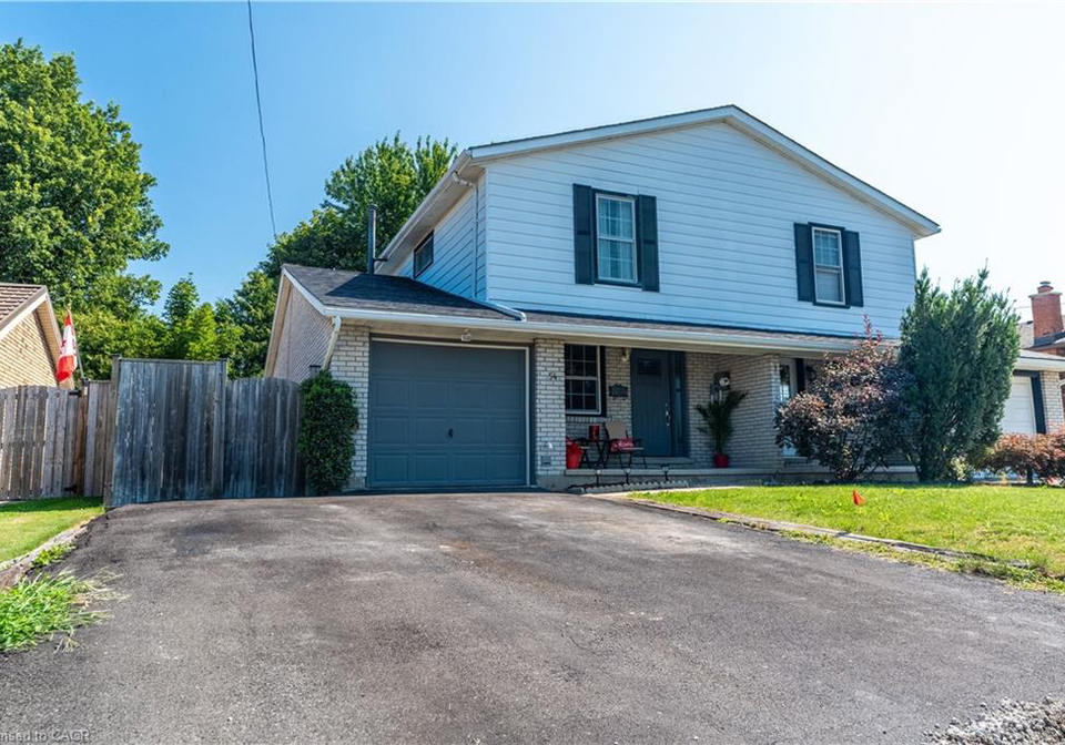 54-kinross-street-caledonia-ontario-40853757