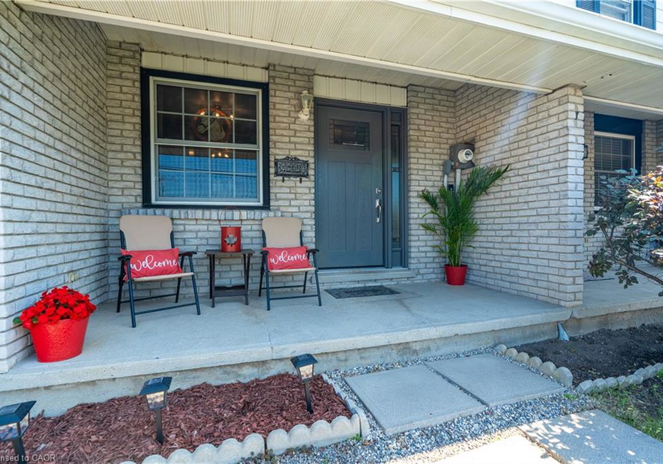 54-kinross-street-caledonia-ontario-40853757