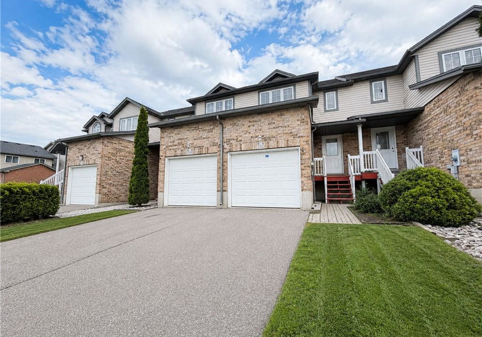 300-activa-avenue-kitchener-ontario-40853763