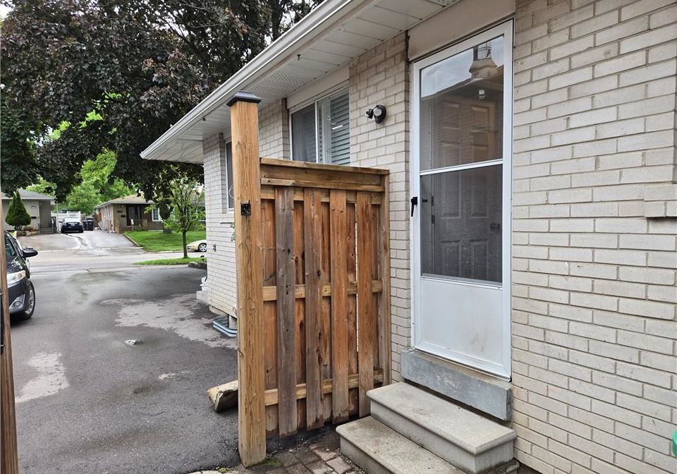 2026-fontwell-crescent-peel-ontario-40853815