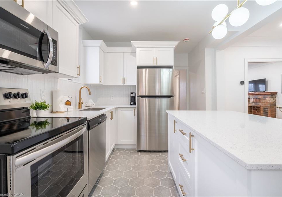 40-delaware-avenue-hamilton-ontario-40853829