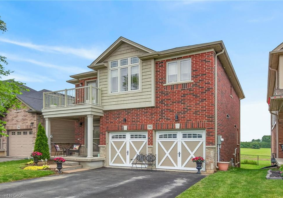 302-festival-way-hamilton-ontario-40853858