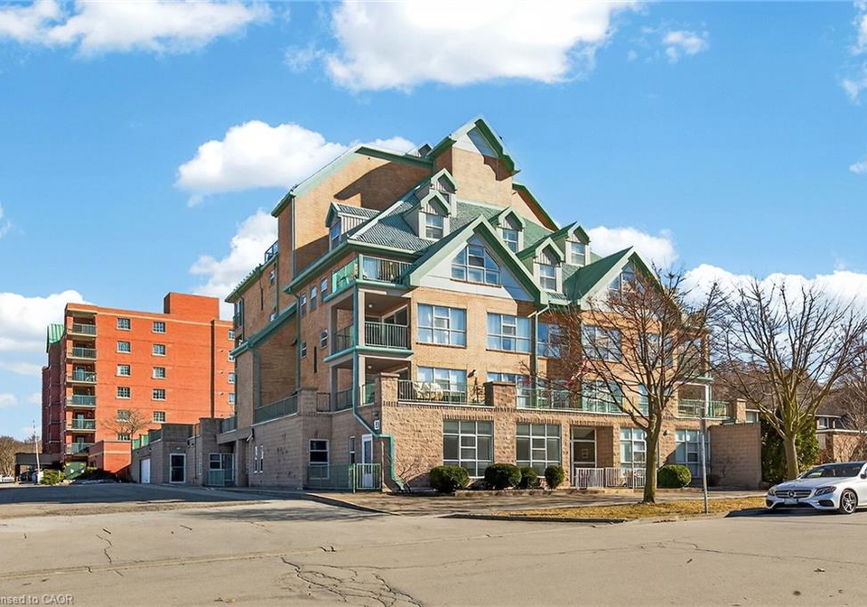 19-lake-avenue-s-stoney-creek-ontario-40853872