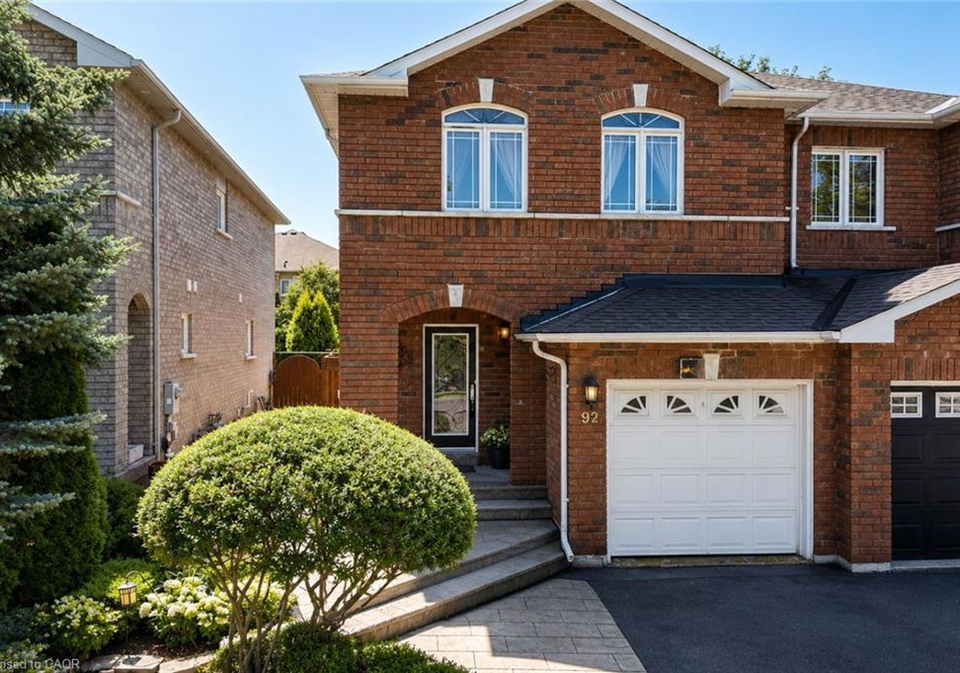 92-blackthorn-drive-maple-ontario-40853939