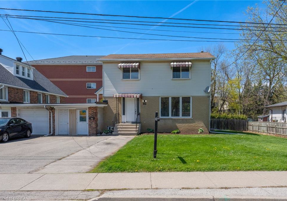 82-maple-avenue-georgetown-ontario-40853947