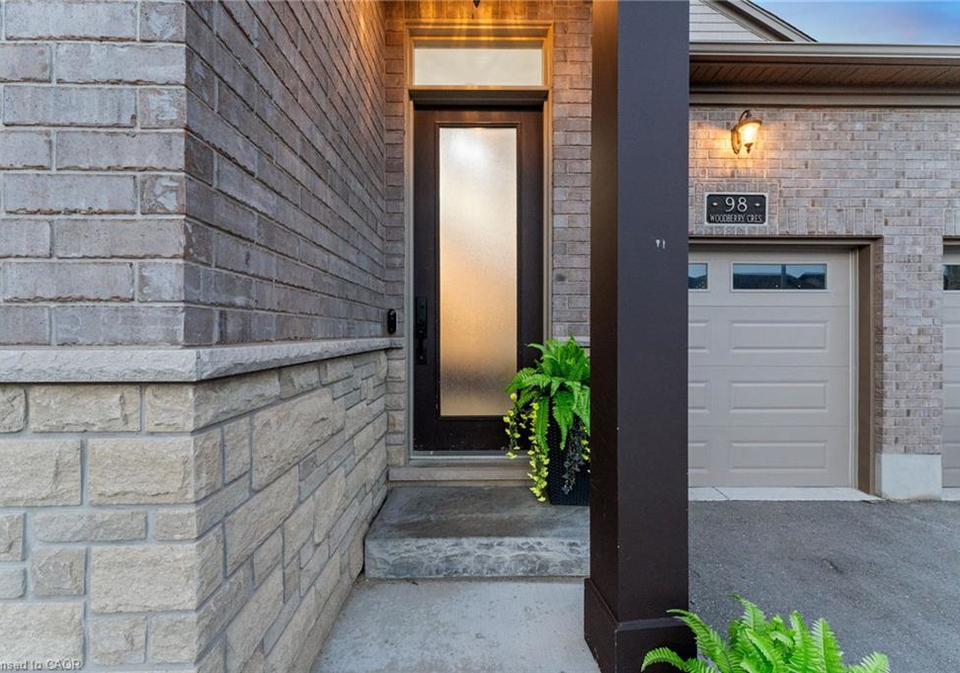 98-woodberry-crescent-elmira-ontario-40853982