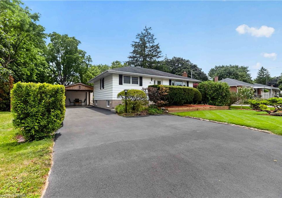 8-avondale-crescent-brantford-ontario-40854004