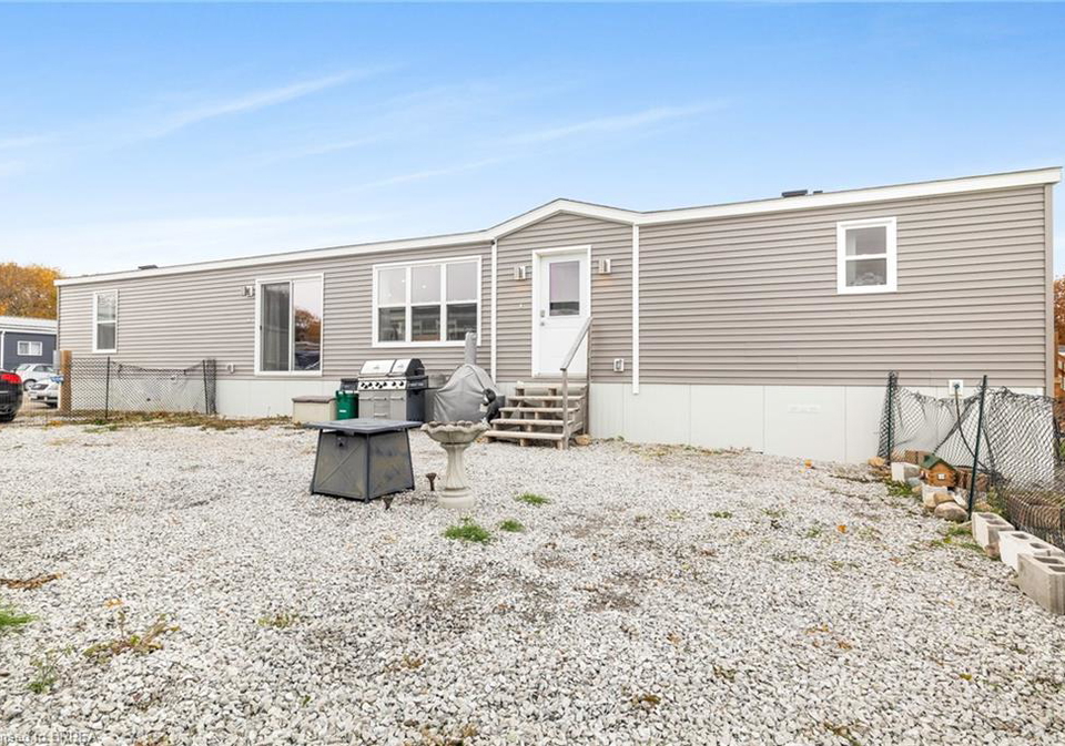 99-fourth-concession-road-burford-ontario-40854021