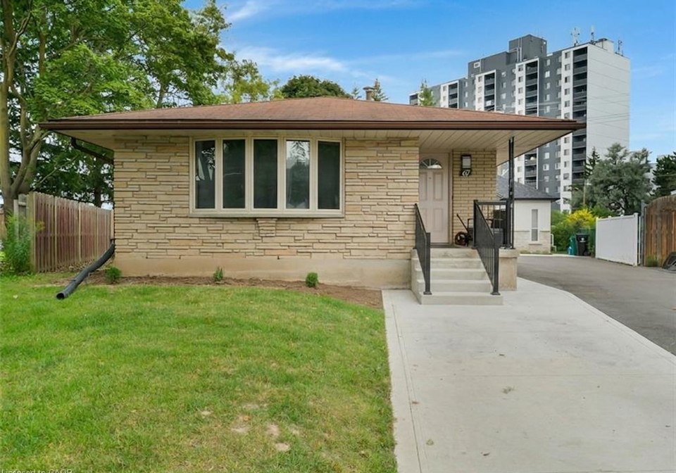 67-kimberly-crescent-kitchener-ontario-40854077