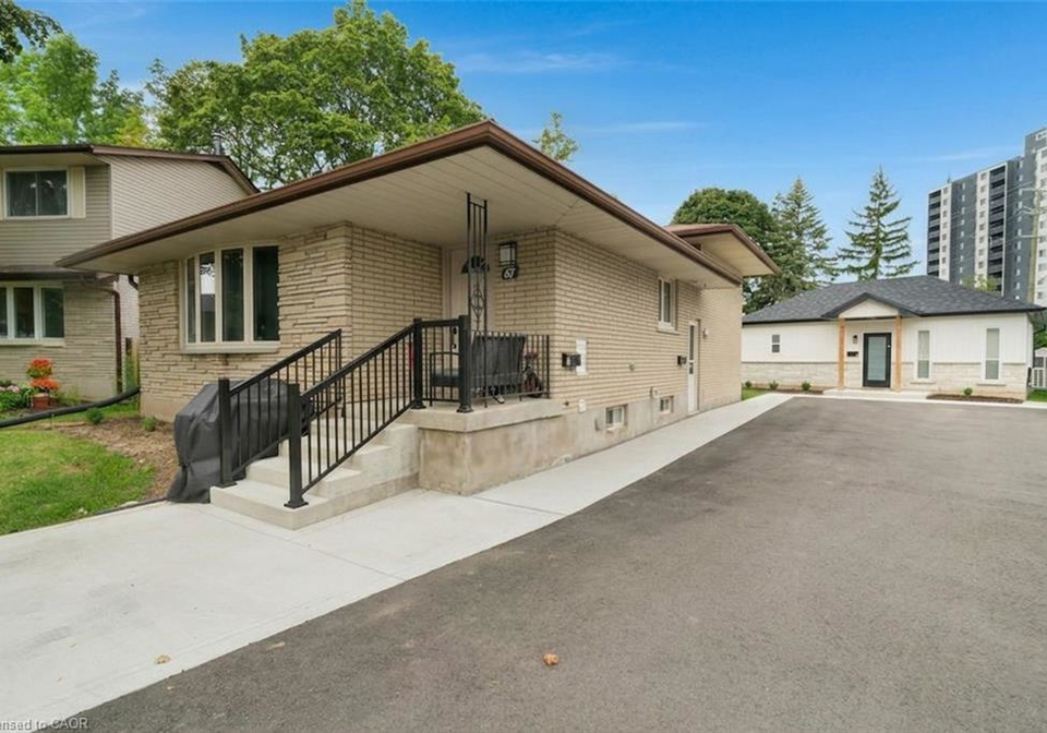 67-kimberly-crescent-kitchener-ontario-40854077