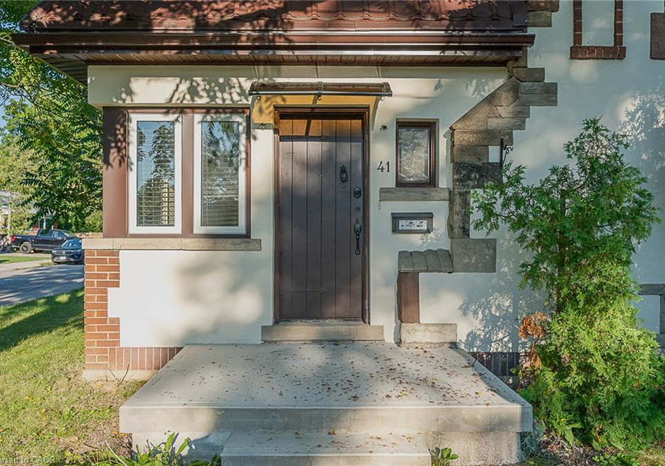41-paradise-road-s-hamilton-ontario-40854086