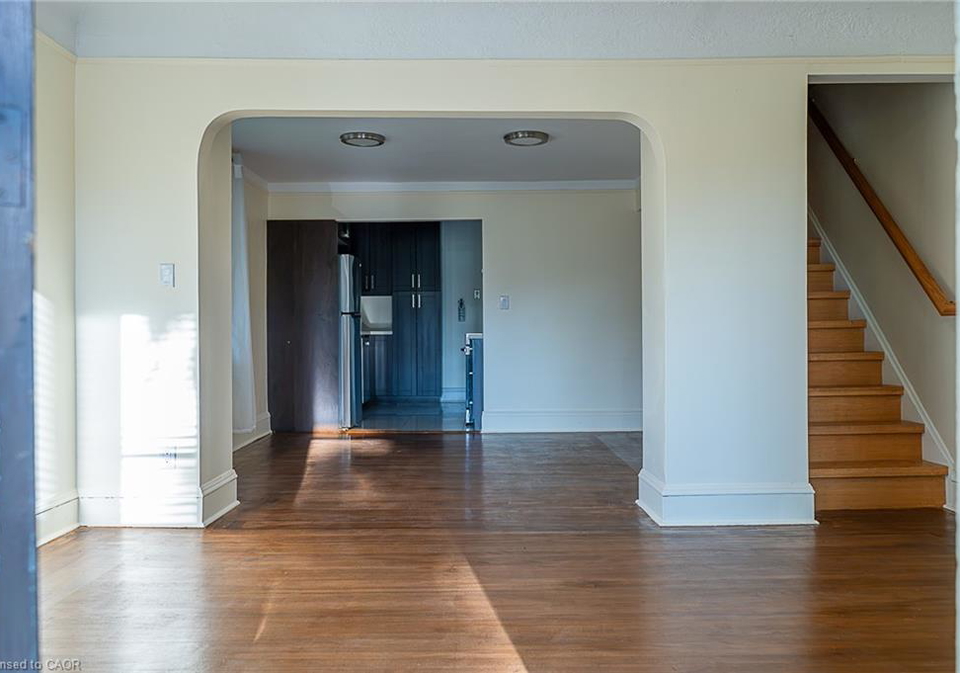 41-paradise-road-s-hamilton-ontario-40854086