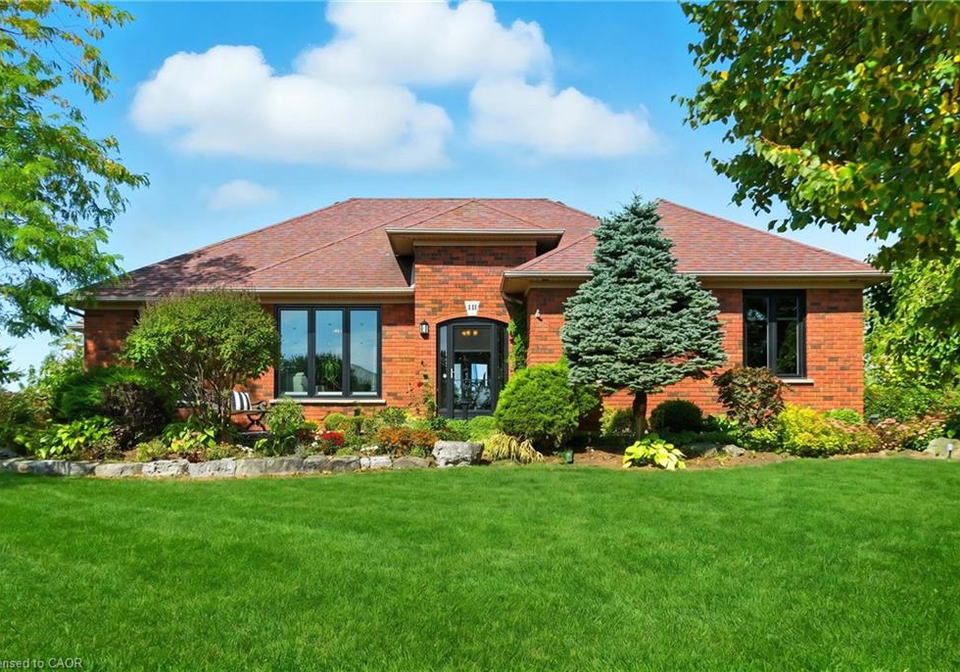 10-featherstone-avenue-selkirk-ontario-40854163