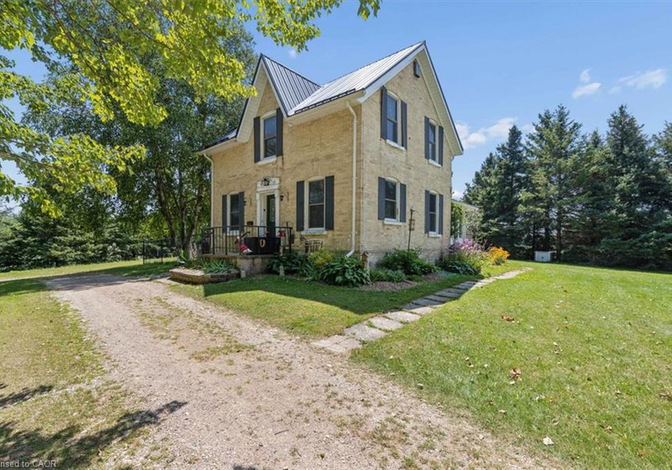 5453-hwy-9-minto-ontario-40854199