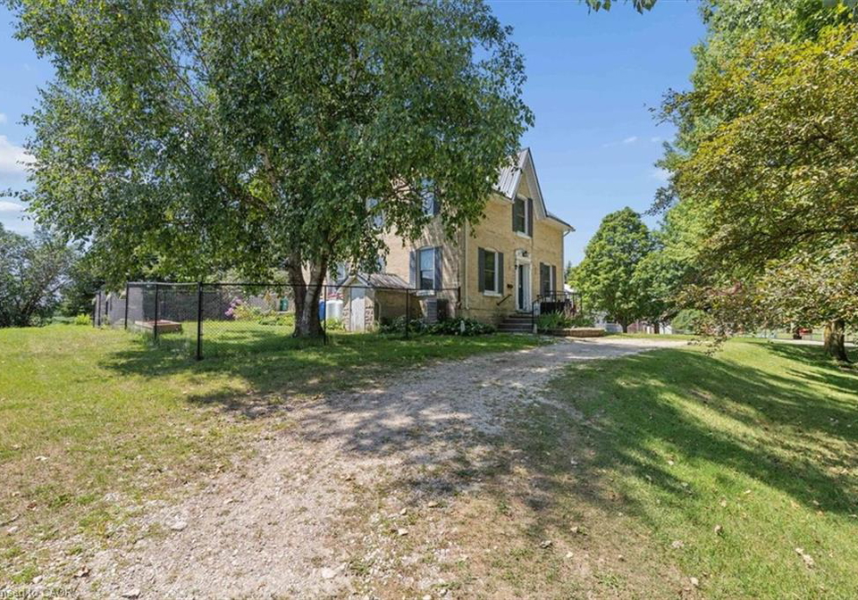 5453-hwy-9-minto-ontario-40854199