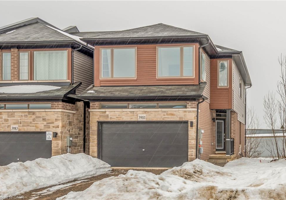 3981-crown-street-beamsville-ontario-40854213
