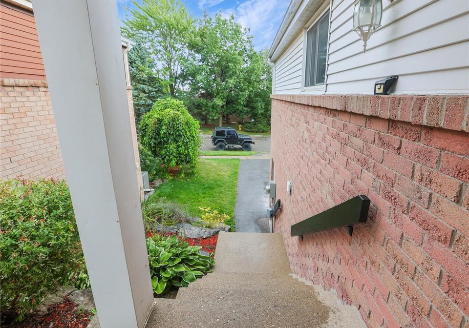 128-macatee-place-cambridge-ontario-40854237