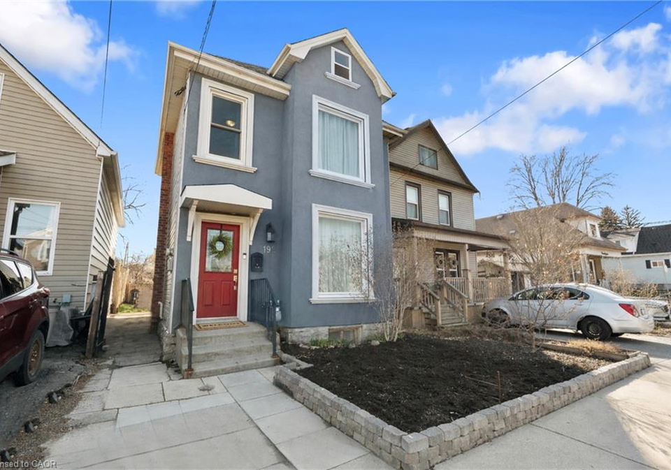 192-wood-street-e-hamilton-ontario-40854263
