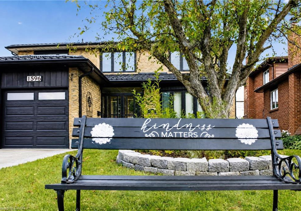 1596-maple-ridge-drive-mississauga-ontario-40854310