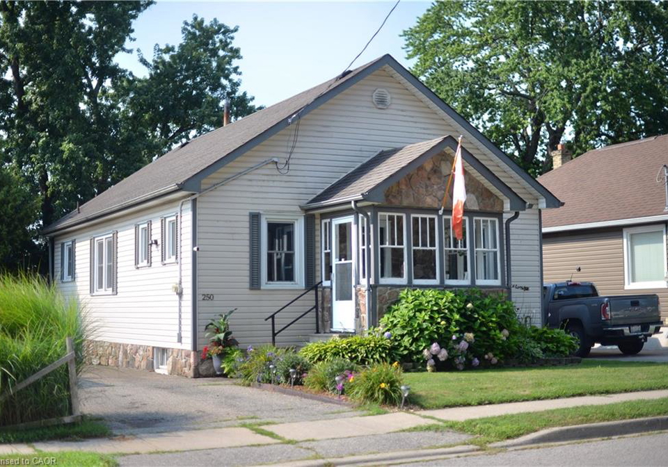 250-grove-street-simcoe-ontario-40854379