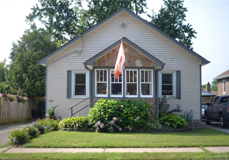 250-grove-street-simcoe-ontario-40854379