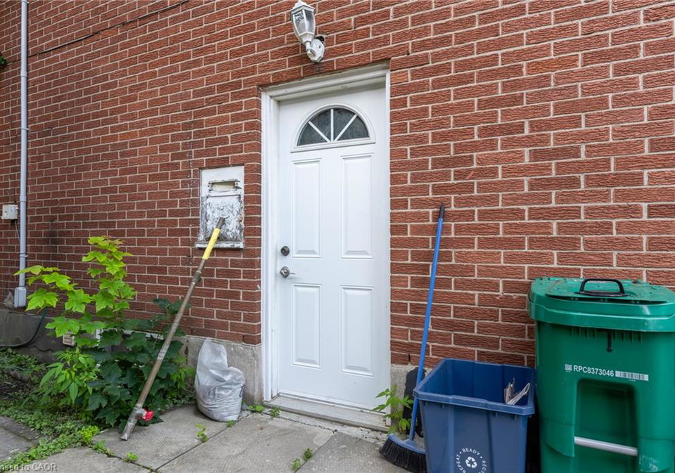203b-erb-street-waterloo-ontario-40854394