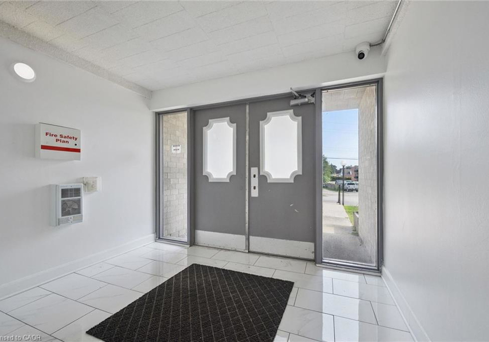 6-walton-avenue-kitchener-ontario-40854411