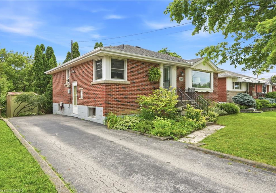 241-east-44th-street-hamilton-ontario-40854492