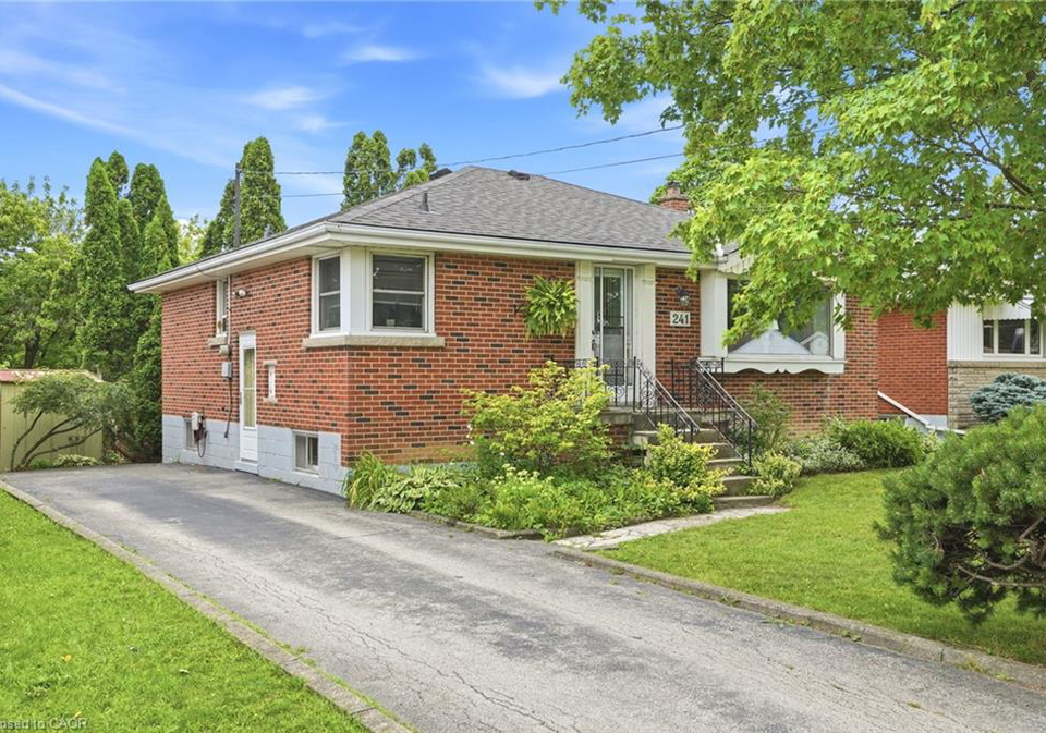 241-east-44th-street-hamilton-ontario-40854492