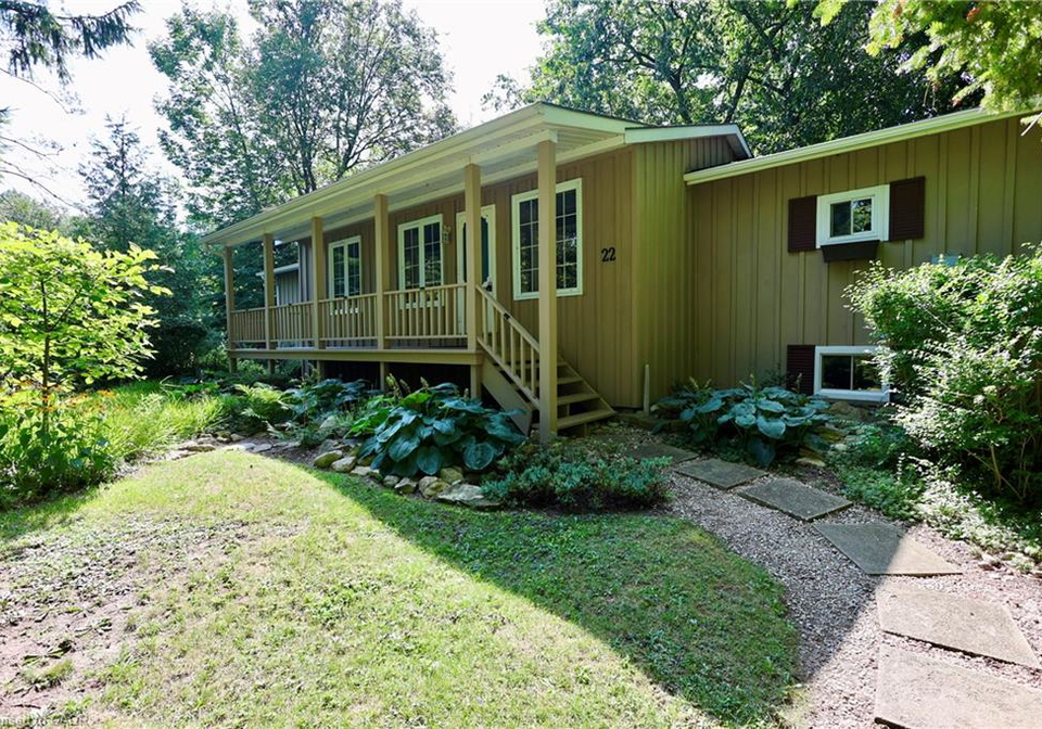 22-jane-street-bayfield-ontario-40854521