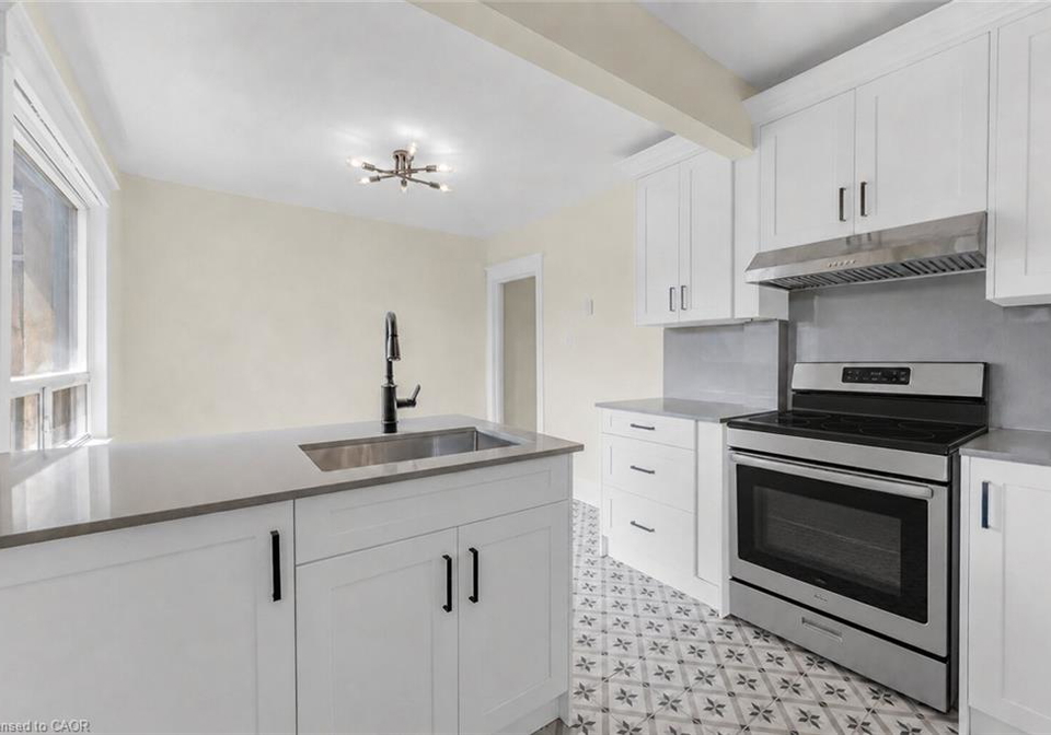 409-charlton-avenue-w-hamilton-ontario-40854557