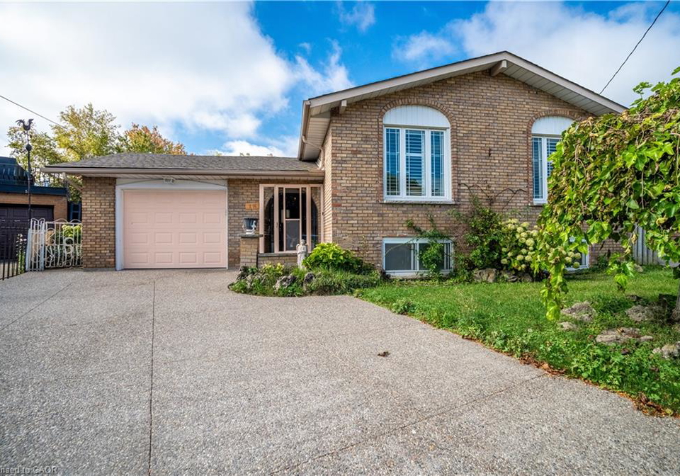 18-villa-court-hamilton-ontario-40854614