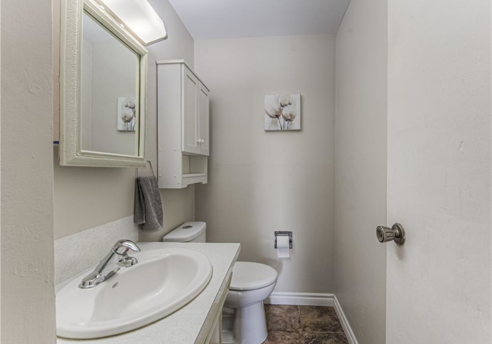 82-roseneath-crescent-kitchener-ontario-40854622
