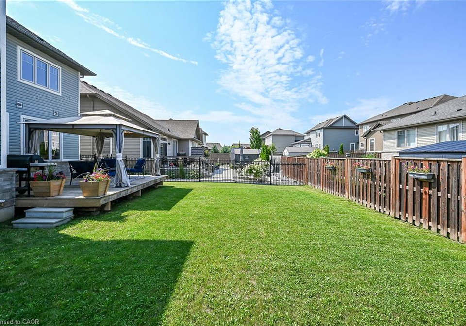 100-anastasia-boulevard-smithville-ontario-40854627