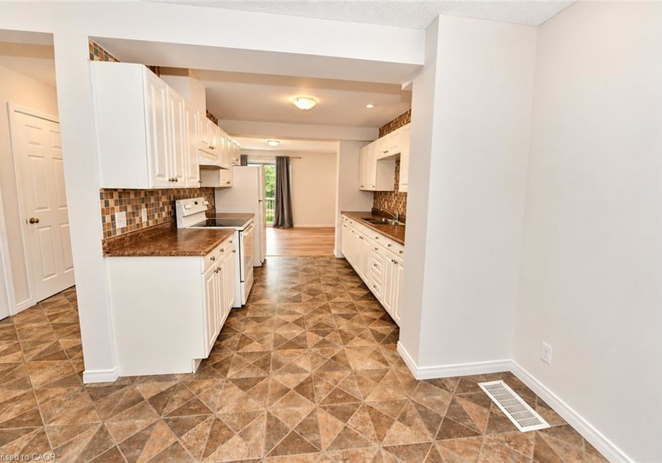 23-howe-drive-kitchener-ontario-40854660