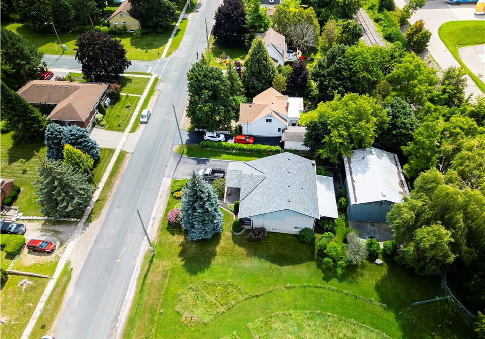 108-queensway-drive-st-jacobs-ontario-40854677