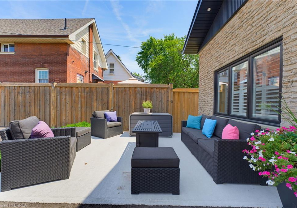 33-elgin-street-brantford-ontario-40854678