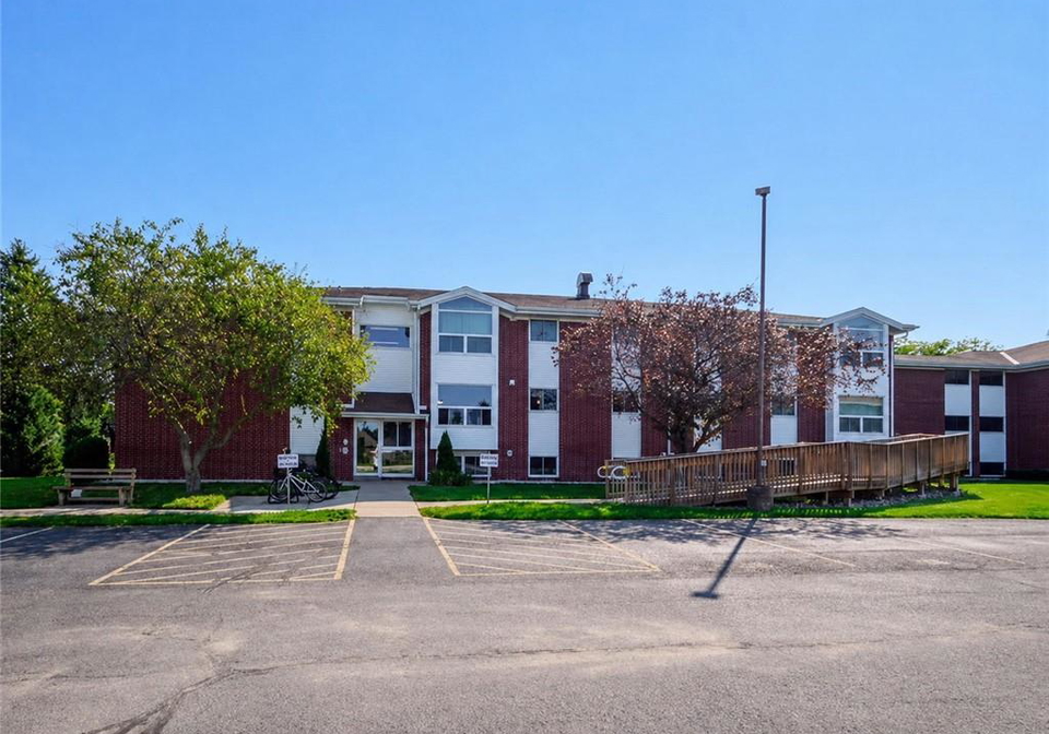 60-donly-drive-s-simcoe-ontario-40854721