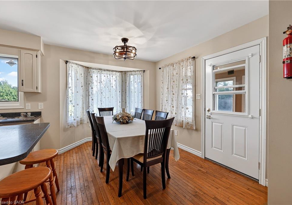 54132-best-line-aylmer-ontario-40854731