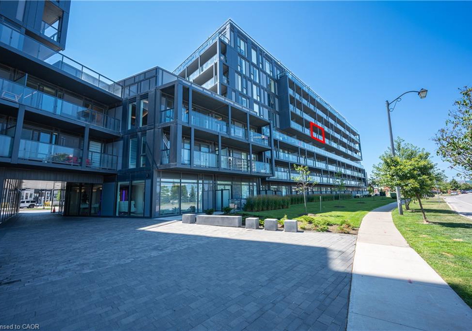 3210-dakota-common-burlington-ontario-40854753