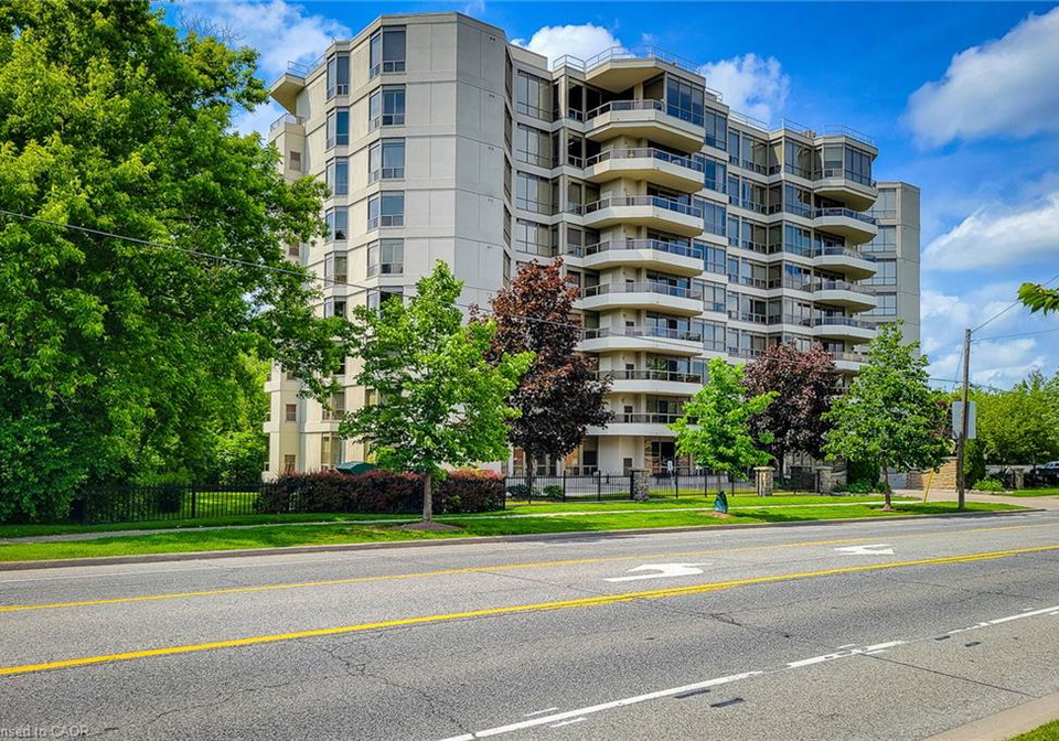 1770-main-street-w-hamilton-ontario-40854758