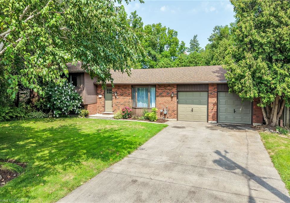 306-lanark-street-caledonia-ontario-40854775