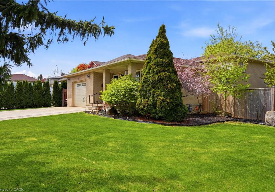 18-anne-court-grimsby-ontario-40854795