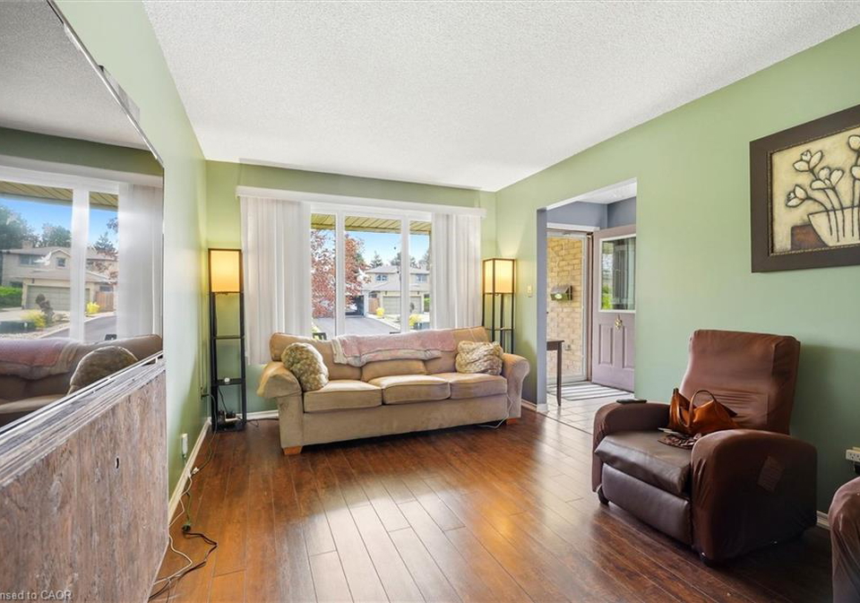 18-anne-court-grimsby-ontario-40854795