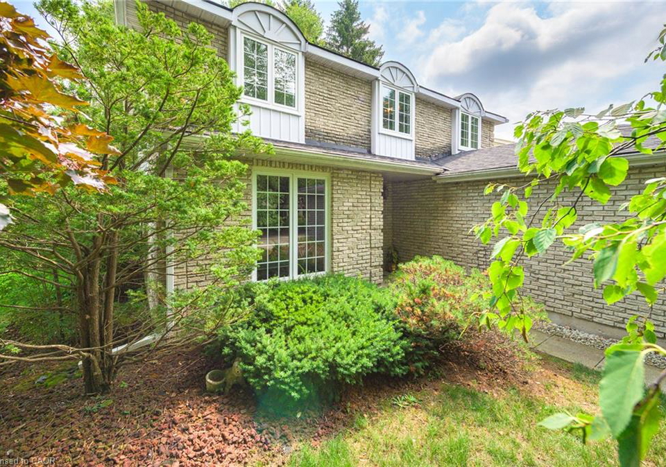 243-tatlock-court-waterloo-ontario-40854816