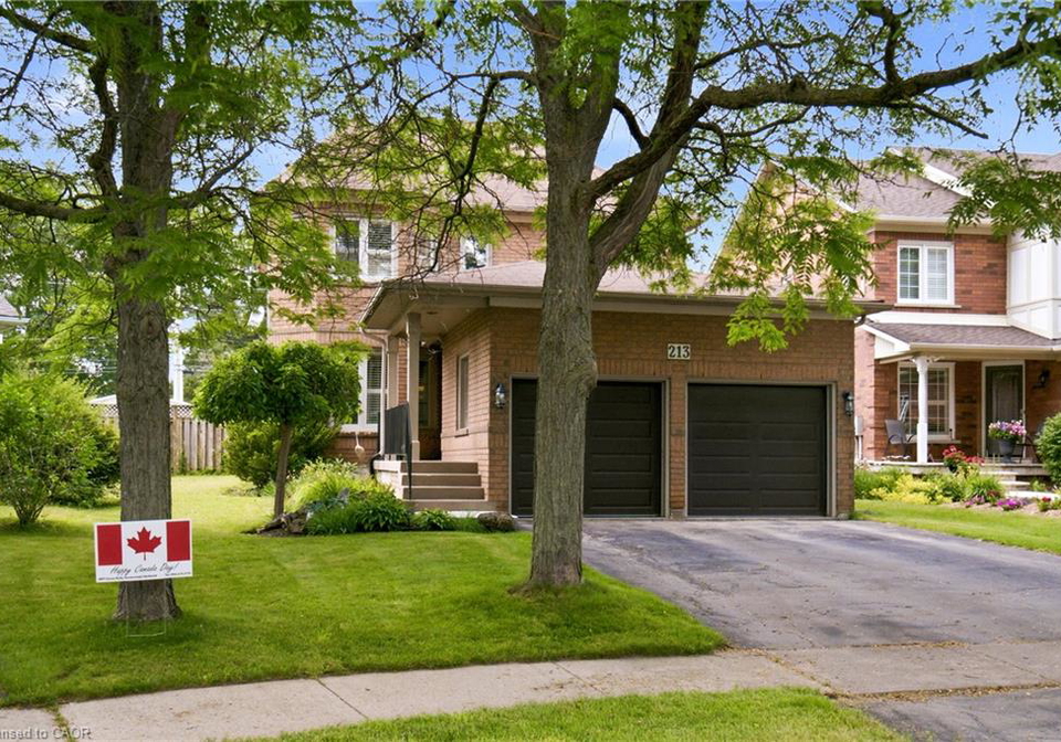 213-fellowes-crescent-waterdown-ontario-40854835