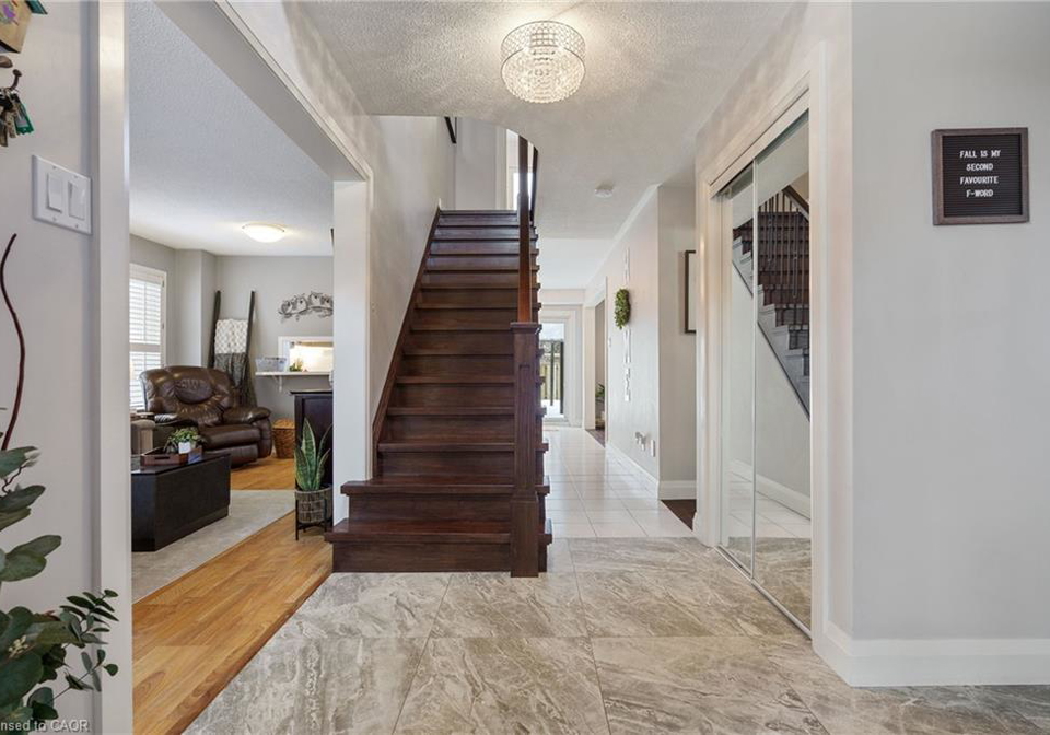 213-fellowes-crescent-waterdown-ontario-40854835
